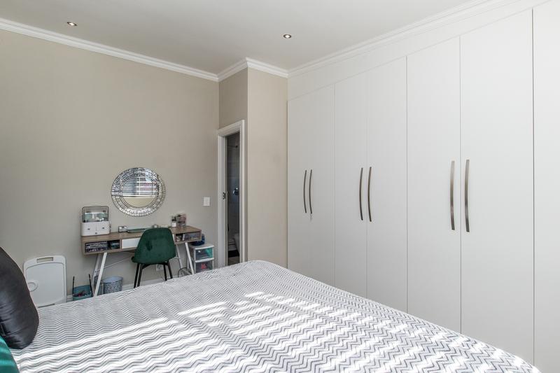 To Let 3 Bedroom Property for Rent in Constantia Western Cape